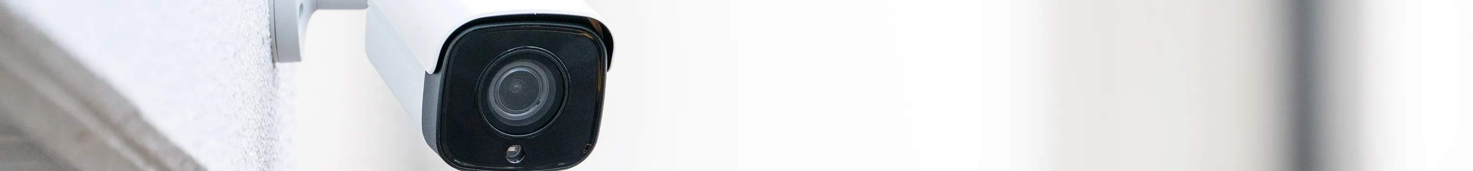 住宅に設置された防犯カメラ