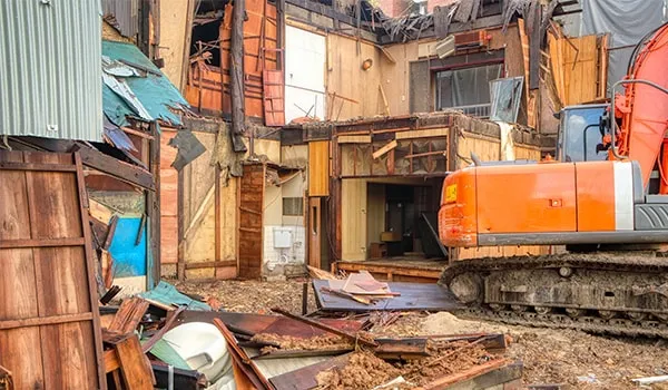 住宅の解体作業