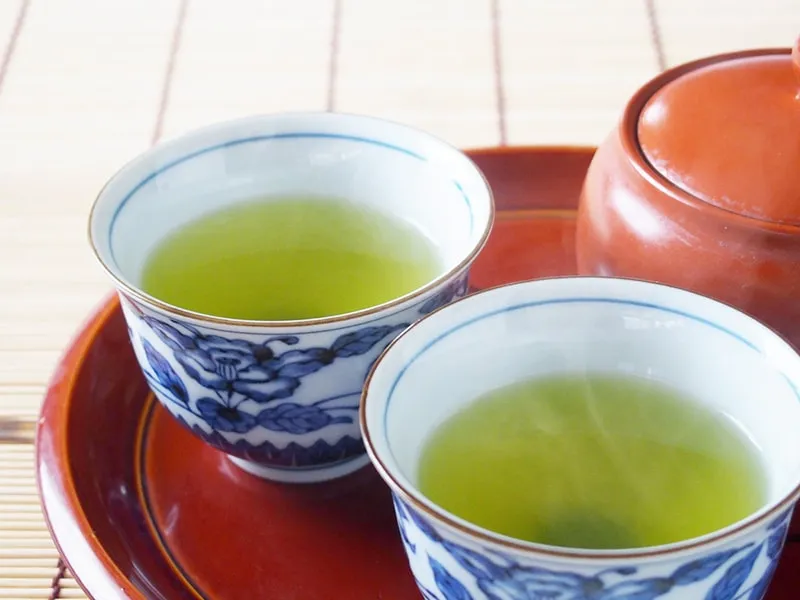 淹れたての緑茶