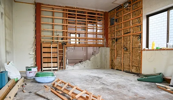 マンションのリノベーション工事の作業中写真