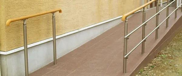 スロープタイプのアプローチ