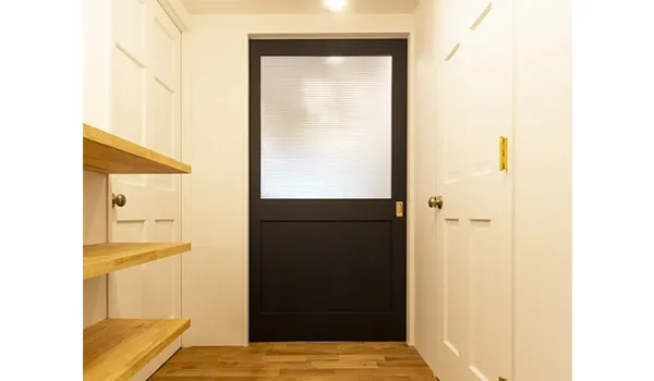 欧米風の引き戸