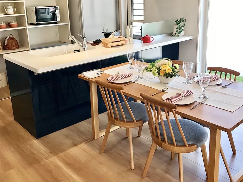 ランチタイムの準備ができたキッチン