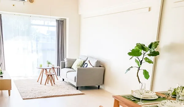 家具を配置したリビングルーム